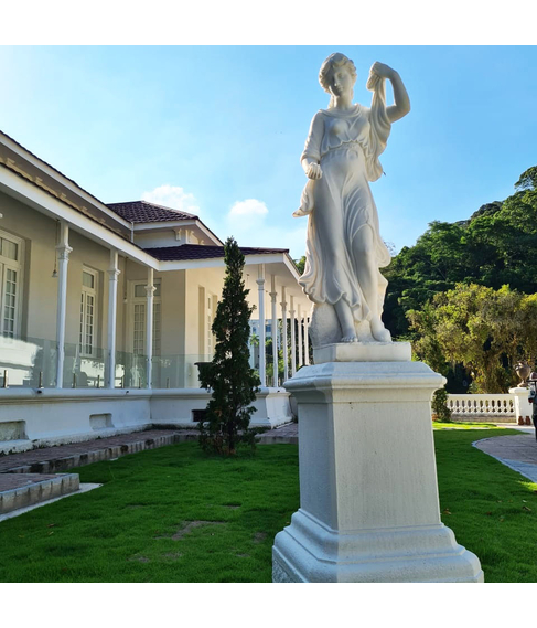 imagem de Escultura Ninfa com Rosa na Mo 160cm - EMP292